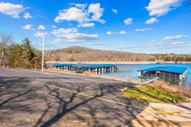 429 Hidden Shores Drive, Branson West, MO 65737