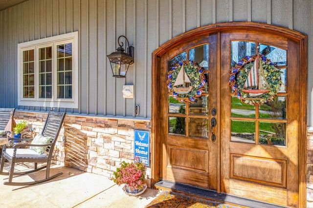 429 Hidden Shores Drive, Branson West, MO 65737