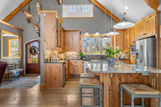 429 Hidden Shores Drive, Branson West, MO 65737