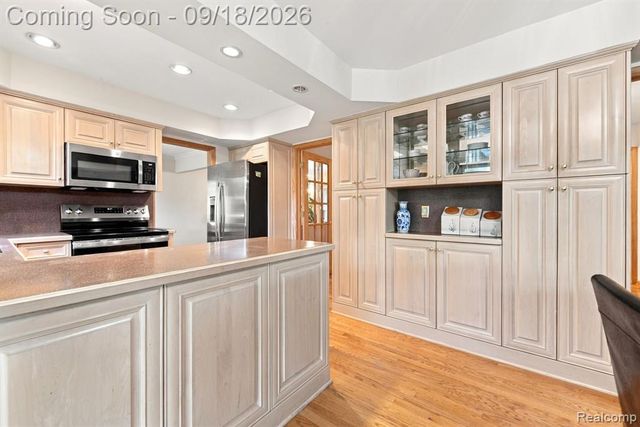 4720 Chapel Drive, Troy, MI 48085