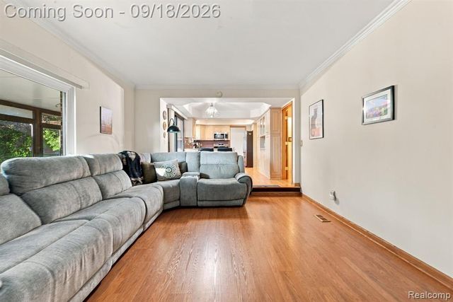 4720 Chapel Drive, Troy, MI 48085