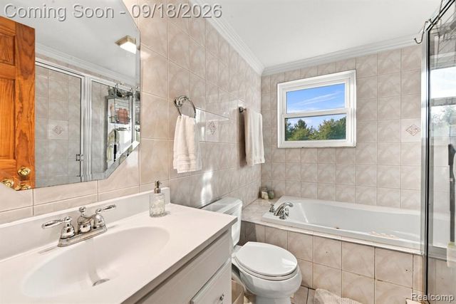 4720 Chapel Drive, Troy, MI 48085