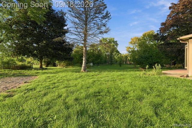 4720 Chapel Drive, Troy, MI 48085