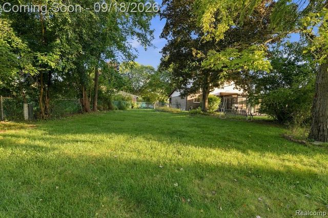 4720 Chapel Drive, Troy, MI 48085