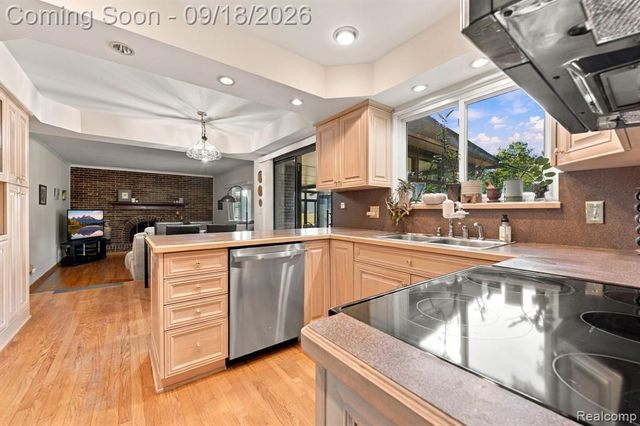 4720 Chapel Drive, Troy, MI 48085