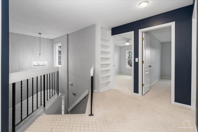 1606 W ORCHARD Place 1606, Arlington Heights, IL 60005