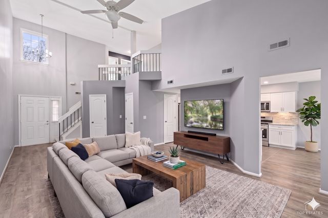 1606 W ORCHARD Place 1606, Arlington Heights, IL 60005