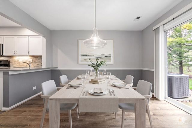 1606 W ORCHARD Place 1606, Arlington Heights, IL 60005