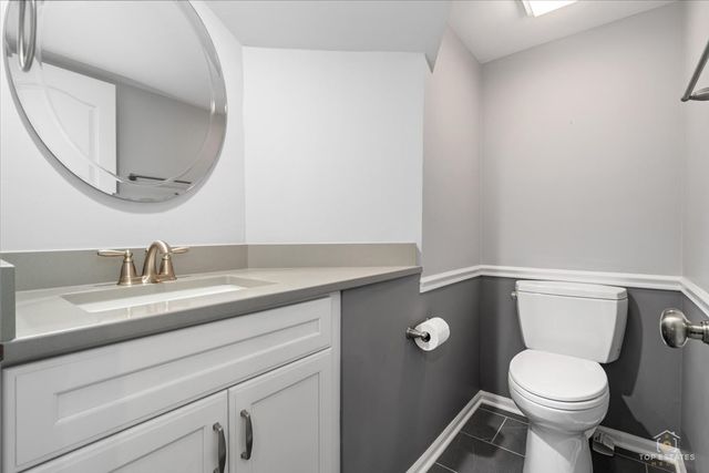 1606 W ORCHARD Place 1606, Arlington Heights, IL 60005