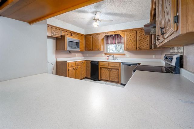 407 NE 8th Street, Blanchard, OK 73010