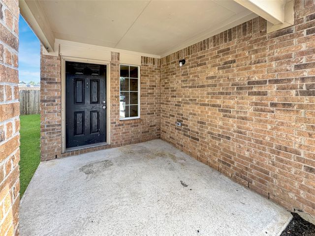 915 Redcrest Springs Court, Houston, TX 77073