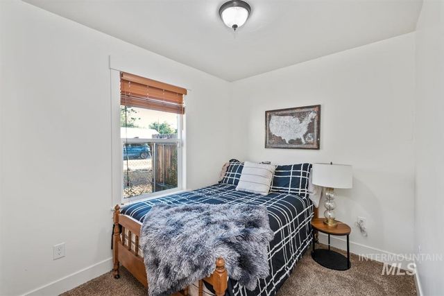 835 N 8th E, Mountain Home, ID 83647