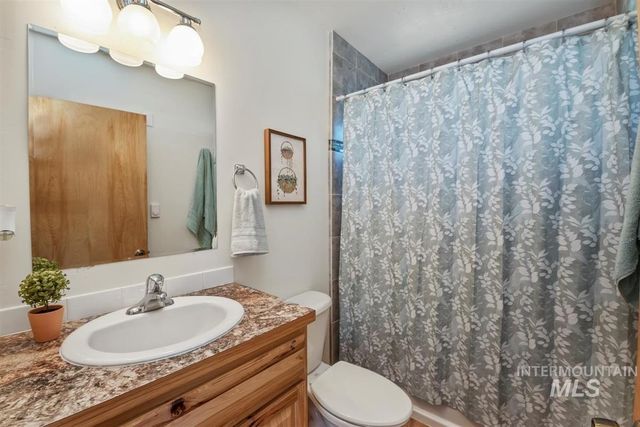 835 N 8th E, Mountain Home, ID 83647