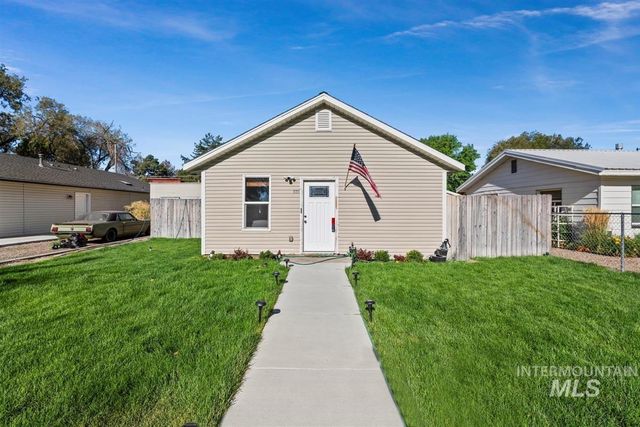 835 N 8th E, Mountain Home, ID 83647