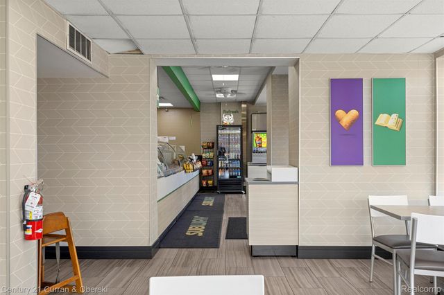 22905 Michigan Avenue, Dearborn, MI 48124