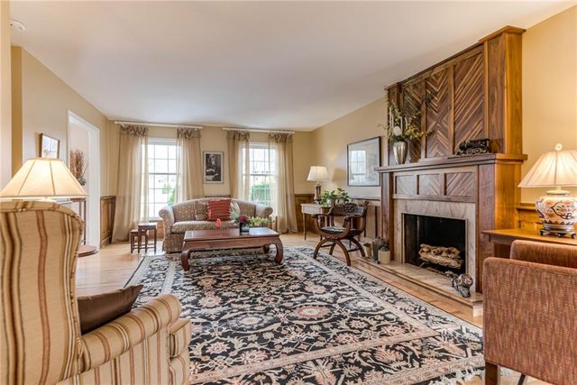 5709 W 164 Street, Stilwell, KS 66085