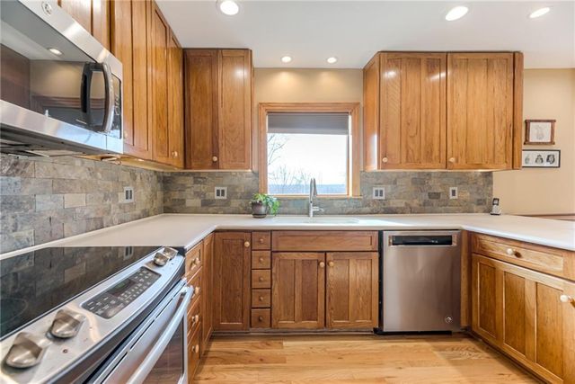 5709 W 164 Street, Stilwell, KS 66085