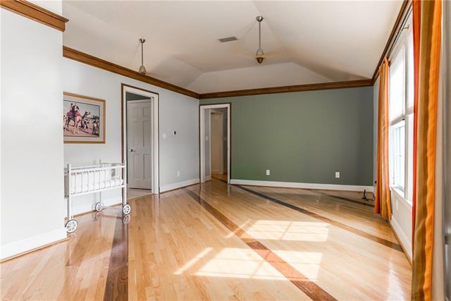 5709 W 164 Street, Stilwell, KS 66085