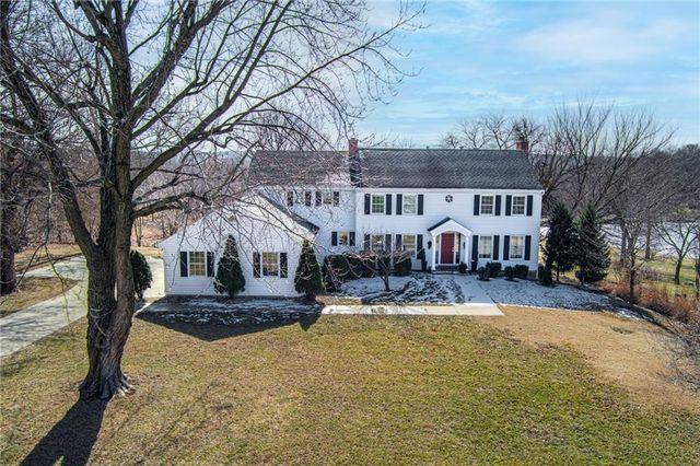 5709 W 164 Street, Stilwell, KS 66085