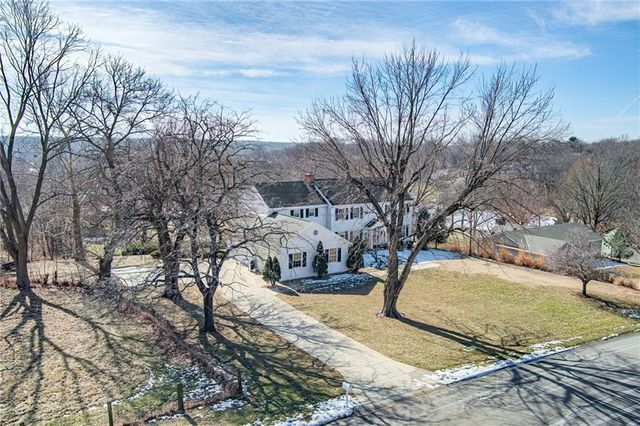 5709 W 164 Street, Stilwell, KS 66085