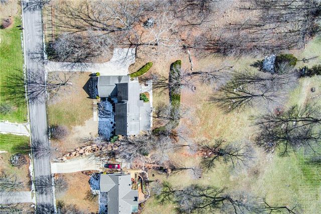 5709 W 164 Street, Stilwell, KS 66085