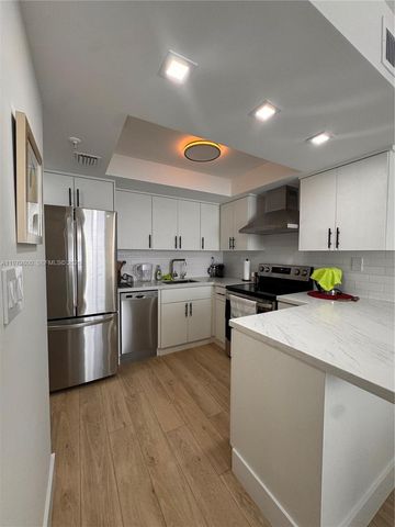 2457 Collins Ave 1105, Miami Beach, FL 33140