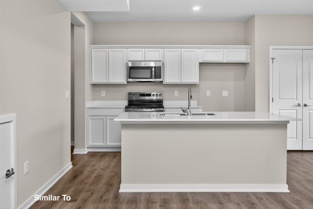 9138 Robinson Drive, West Des Moines, IA 50266