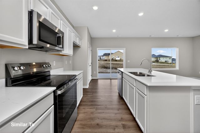 9138 Robinson Drive, West Des Moines, IA 50266
