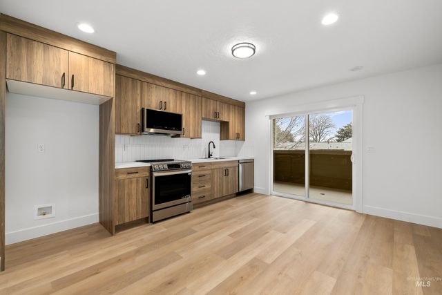 4654 N Maple Grove Rd, Boise, ID 83704