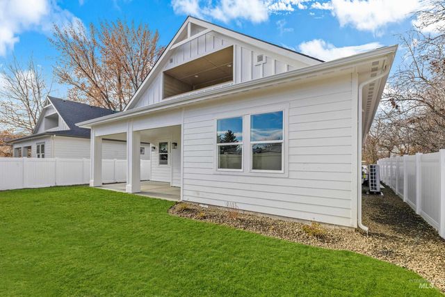 4654 N Maple Grove Rd, Boise, ID 83704