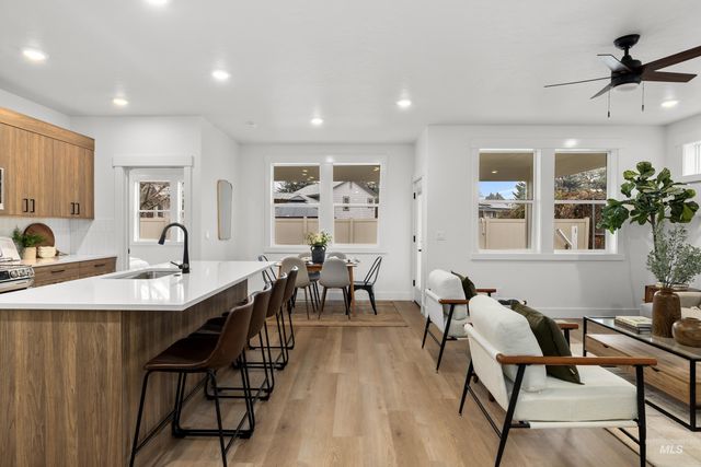 4654 N Maple Grove Rd, Boise, ID 83704