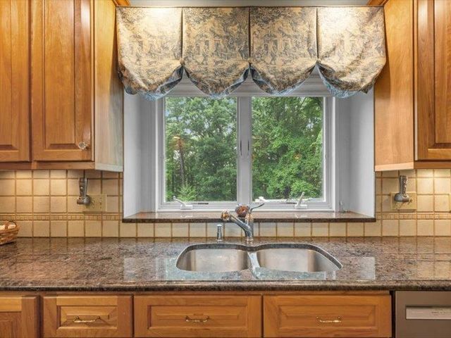 80 Mack Hill Road, Amherst, NH 03031