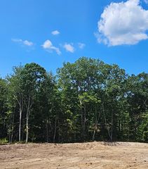 29 Blaisdell Court # 17, Raymond, NH 03077