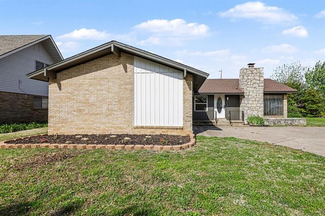1001 Queensboro Place, Yukon, OK 73099