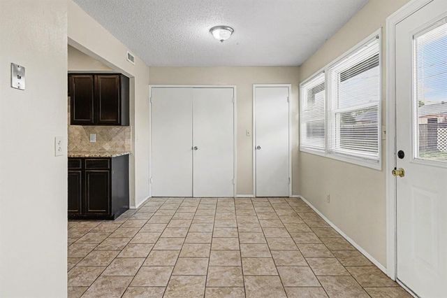 1001 Queensboro Place, Yukon, OK 73099