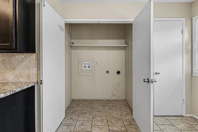 1001 Queensboro Place, Yukon, OK 73099