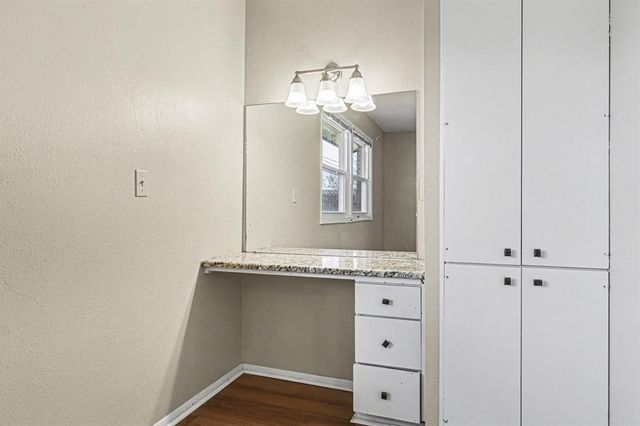 1001 Queensboro Place, Yukon, OK 73099