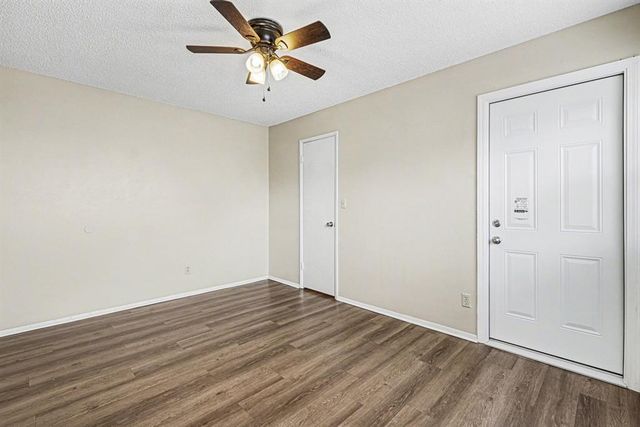 1001 Queensboro Place, Yukon, OK 73099