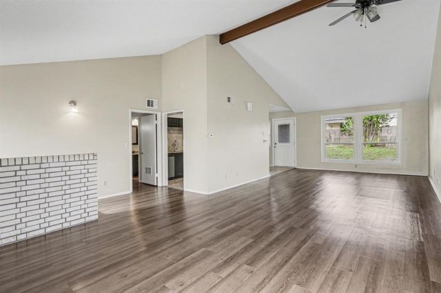 1001 Queensboro Place, Yukon, OK 73099