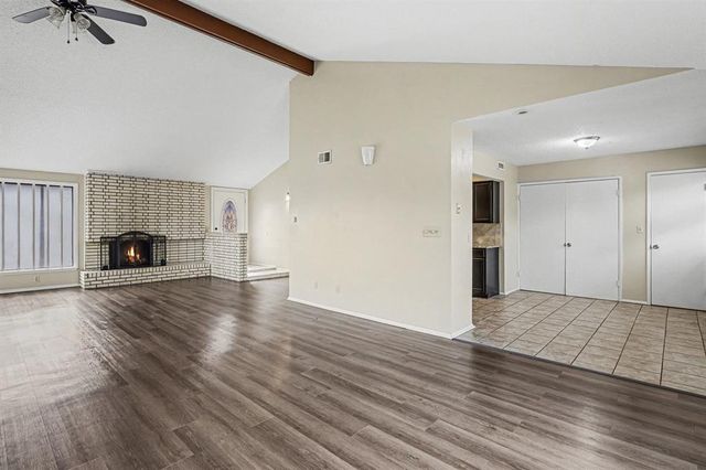 1001 Queensboro Place, Yukon, OK 73099