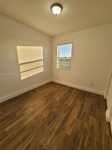 156 SE 21st Ter, Homestead, FL 33033