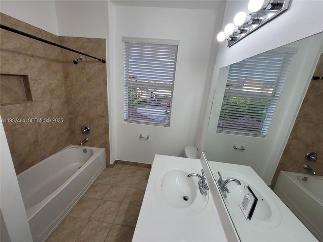 156 SE 21st Ter, Homestead, FL 33033