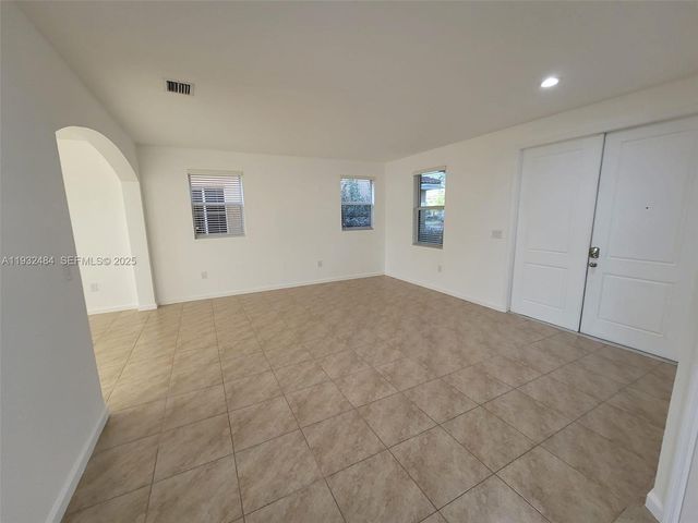 156 SE 21st Ter, Homestead, FL 33033