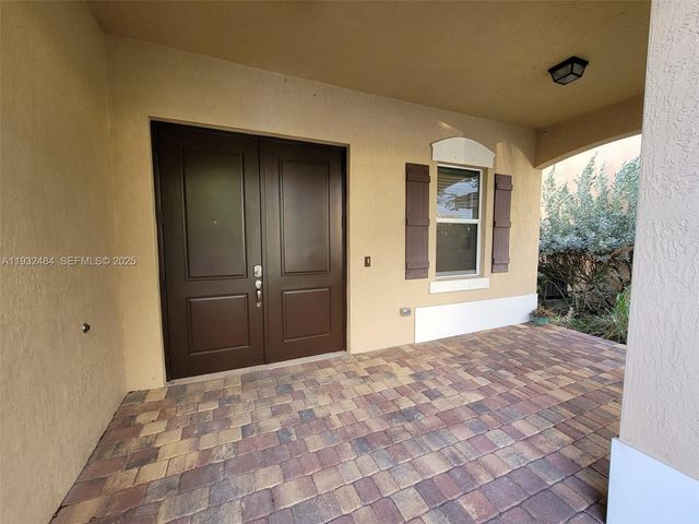 156 SE 21st Ter, Homestead, FL 33033