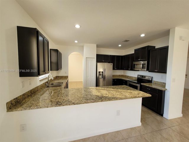 156 SE 21st Ter, Homestead, FL 33033