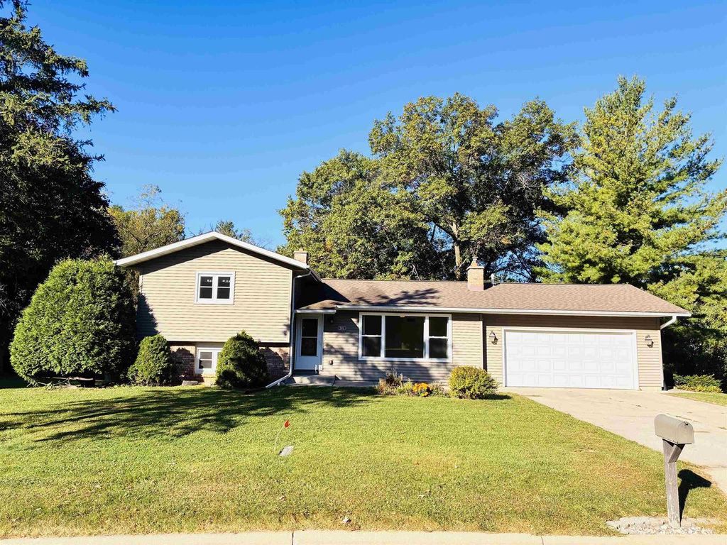 206 Thompson Street, Verona, WI 53593