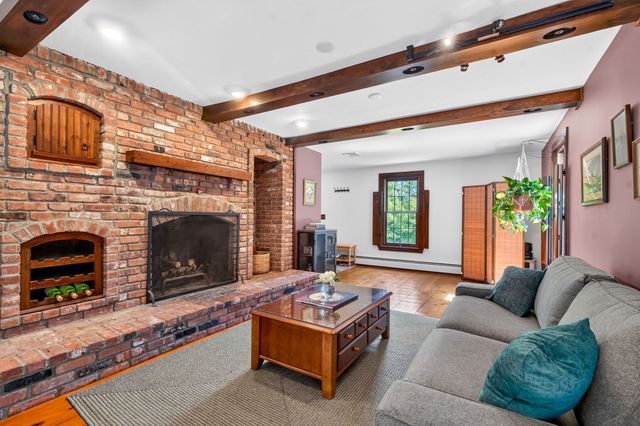 187 Blackstone Street, Mendon, MA 01756