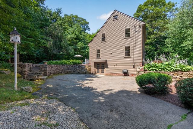 187 Blackstone Street, Mendon, MA 01756