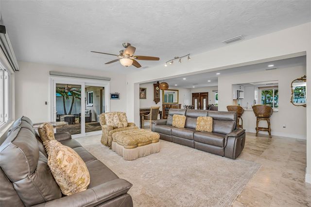 11800 7TH STREET E, Treasure Island, FL 33706