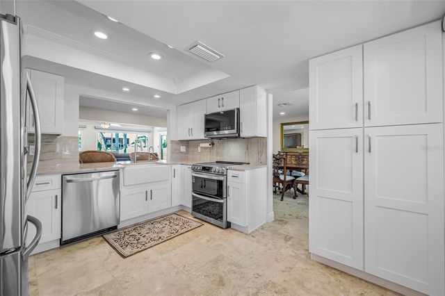 11800 7TH STREET E, Treasure Island, FL 33706